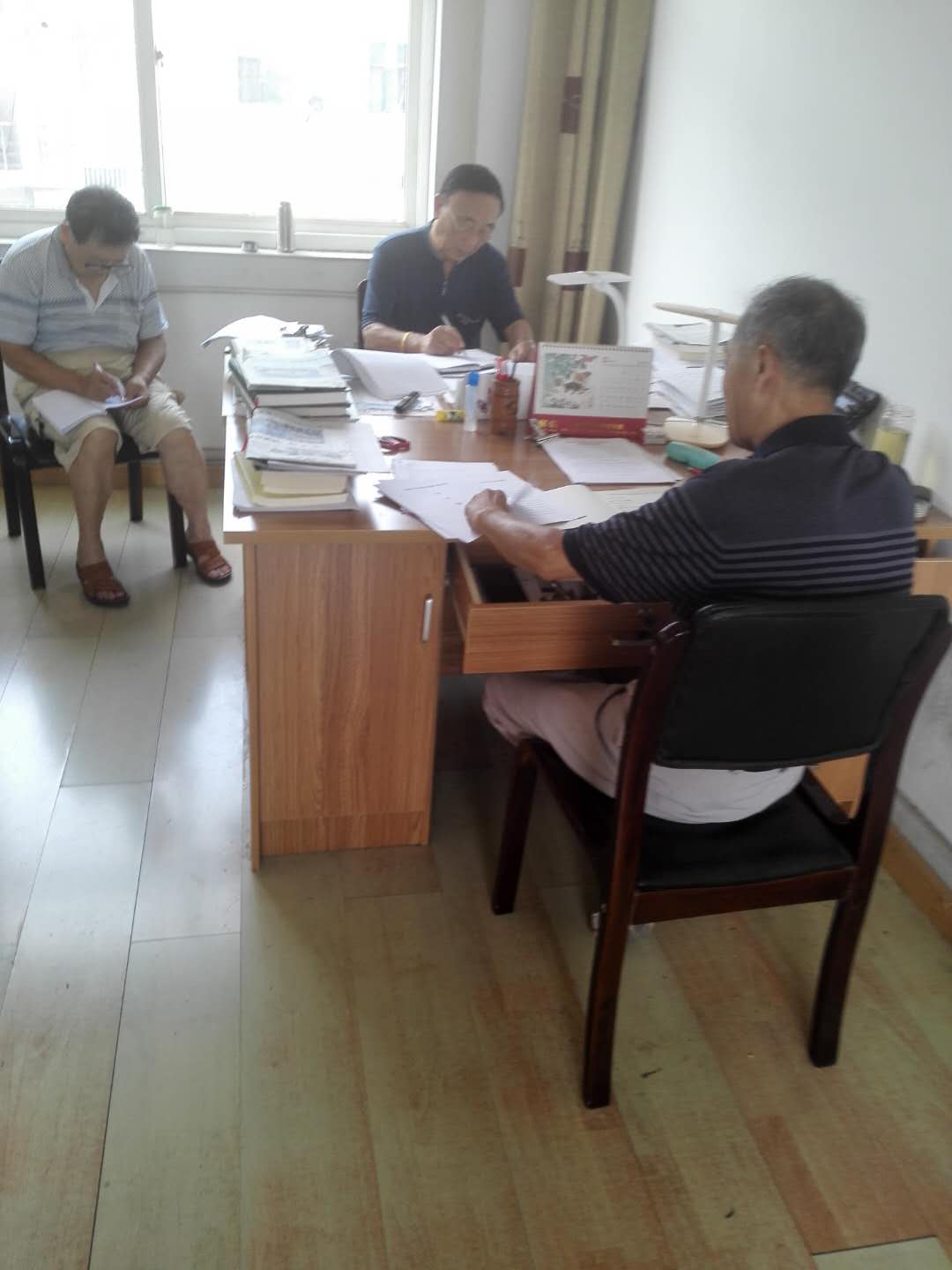 六合区"三会"召开编史工作会议