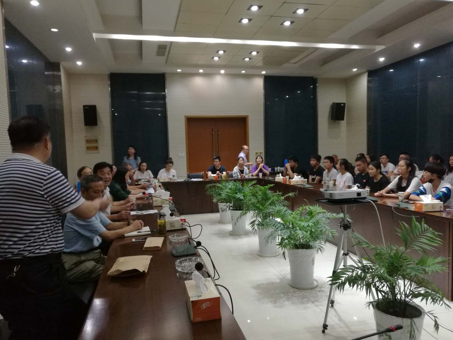 扶贫"三会"在浦口区永宁街道开展助学扶贫现场捐资发放活动