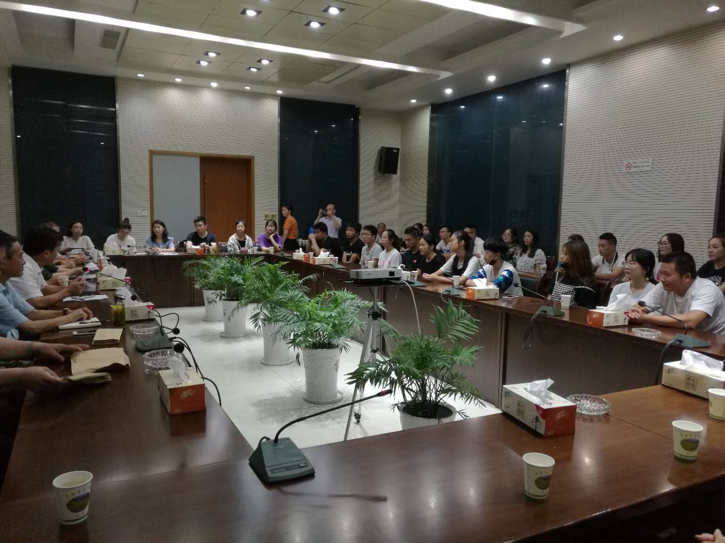 扶贫"三会"在浦口区永宁街道开展助学扶贫现场捐资发放活动