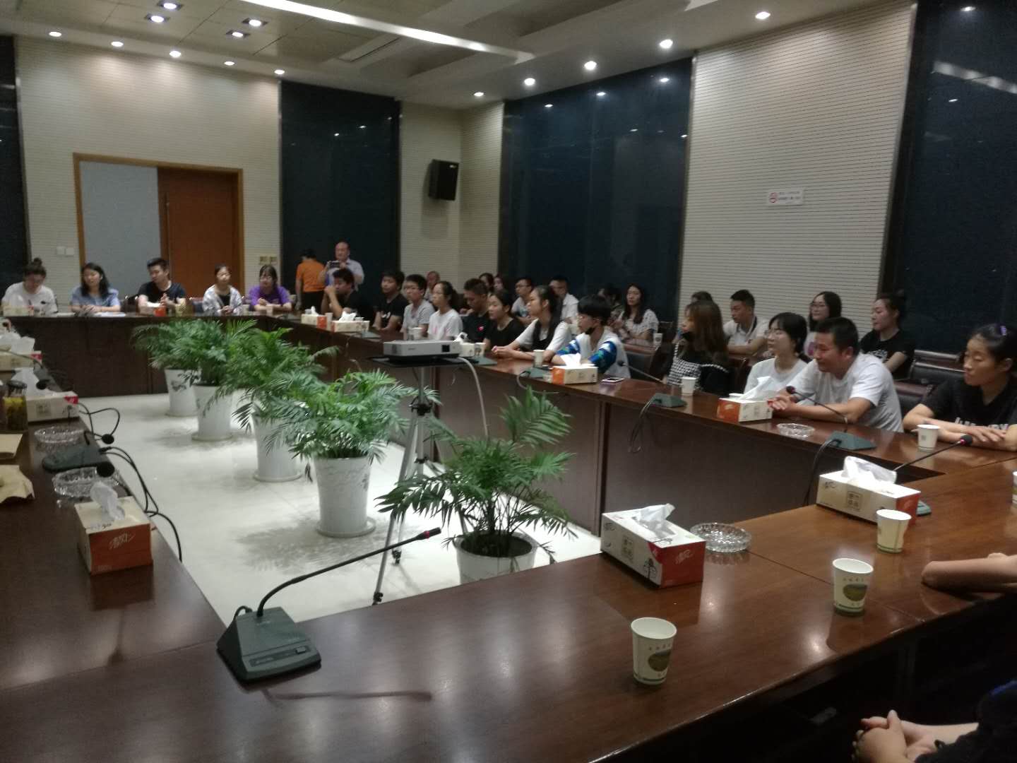 扶贫"三会"在浦口区永宁街道开展助学扶贫现场捐资发放活动