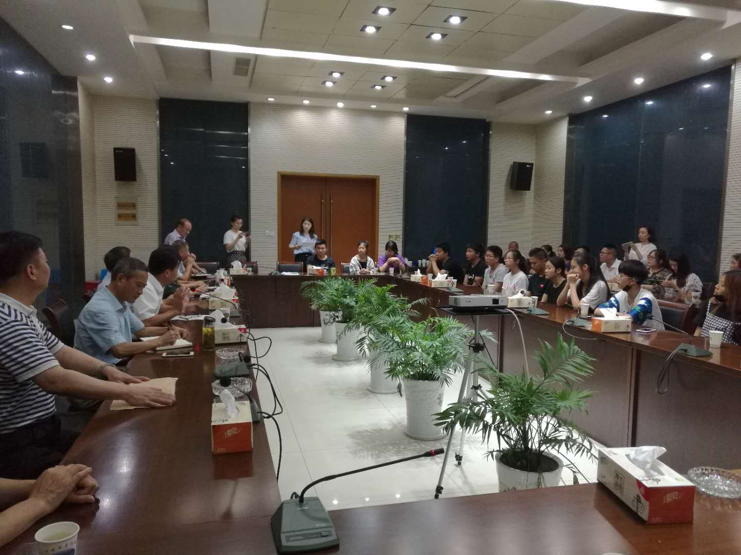 扶贫"三会"在浦口区永宁街道开展助学扶贫现场捐资发放活动