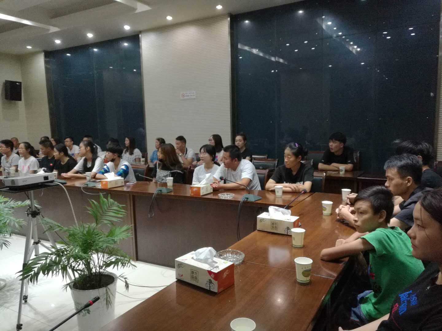 扶贫"三会"在浦口区永宁街道开展助学扶贫现场捐资发放活动