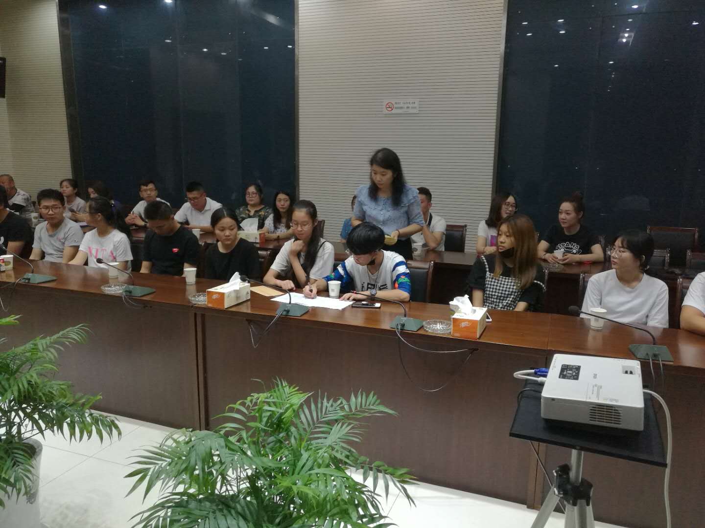 扶贫"三会"在浦口区永宁街道开展助学扶贫现场捐资发放活动