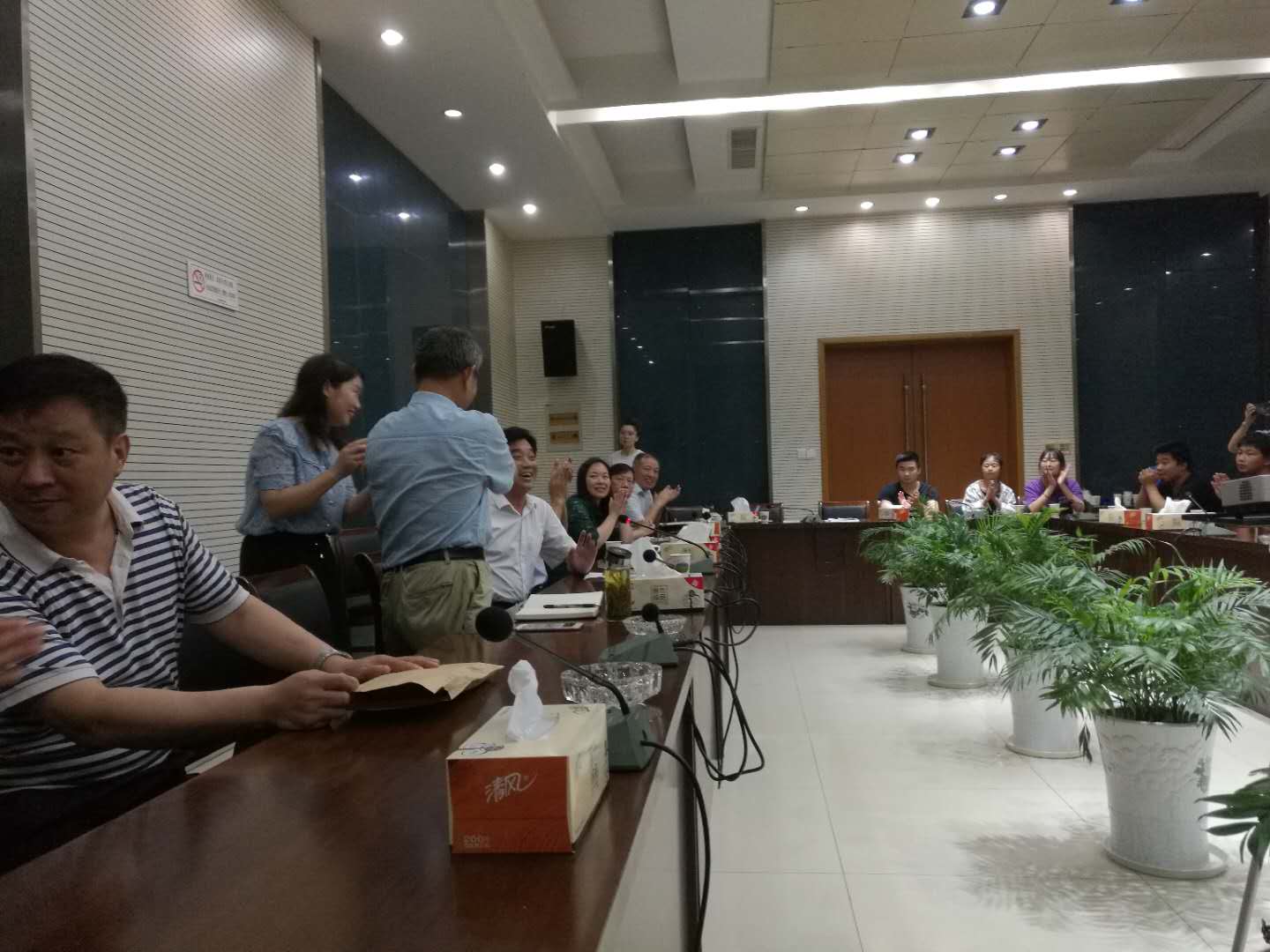 扶贫"三会"在浦口区永宁街道开展助学扶贫现场捐资发放活动
