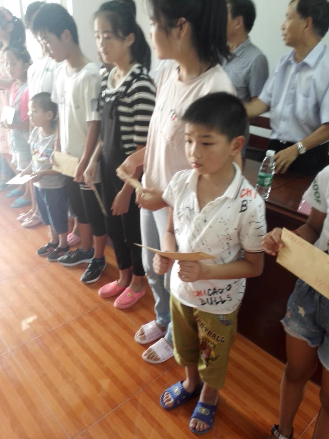 市扶贫"三会"到六合区冶山街道瓜娄村开展助学扶贫现场捐资发放活动